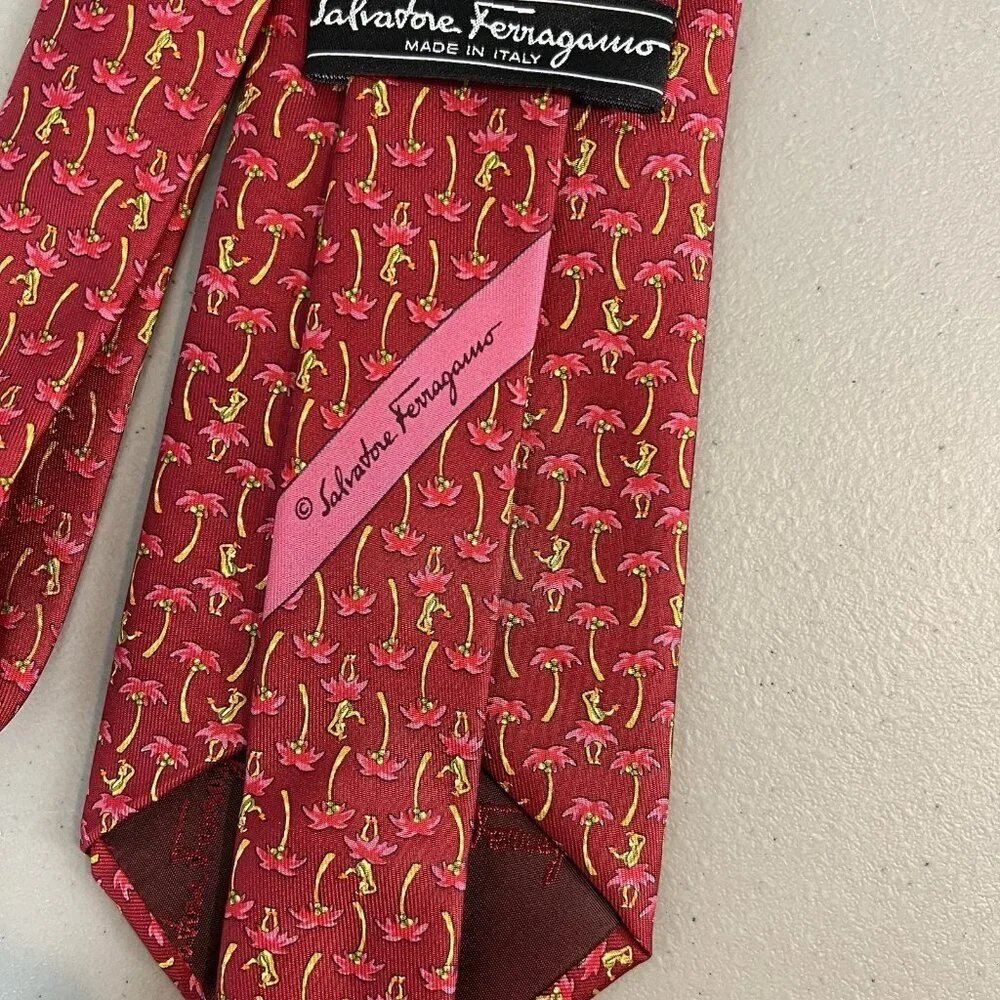 Salvatore Ferragamo Hula Girl Palm Tree‎ Silk Necktie Tiki Tie Pink Red